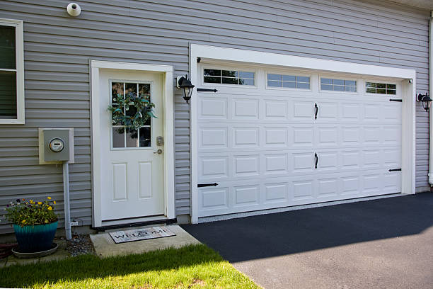 24/7 Emergency Garage Door Panel Replacement experts in Jefferson County County, IA
